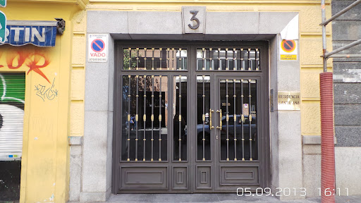 Residencia Universitaria Estudiantes Femenina Santa Ana — INMOBILIARIA en Madrid