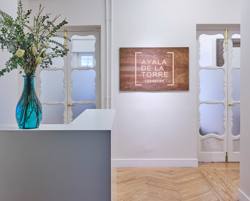 Ayala de la Torre Abogados — SERVICIOS en Madrid